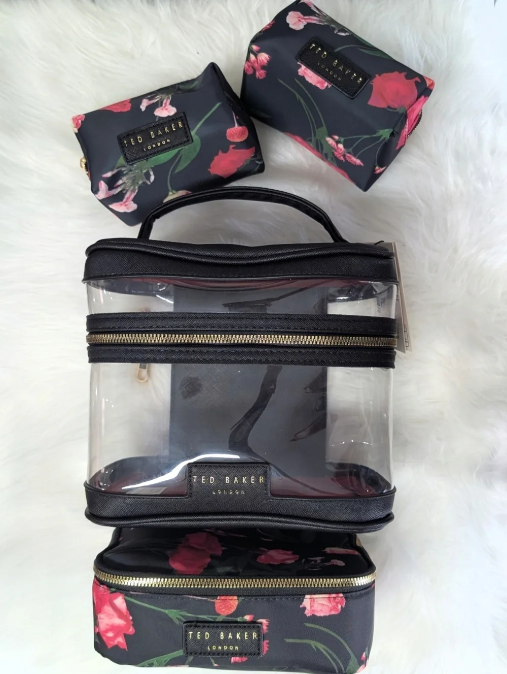 ❌SOLD❌Ted Baker 4 Piece Nesting Cosmetic Bag Set, Scattered Bouquet Print 🌹 - Picture 1 of 16